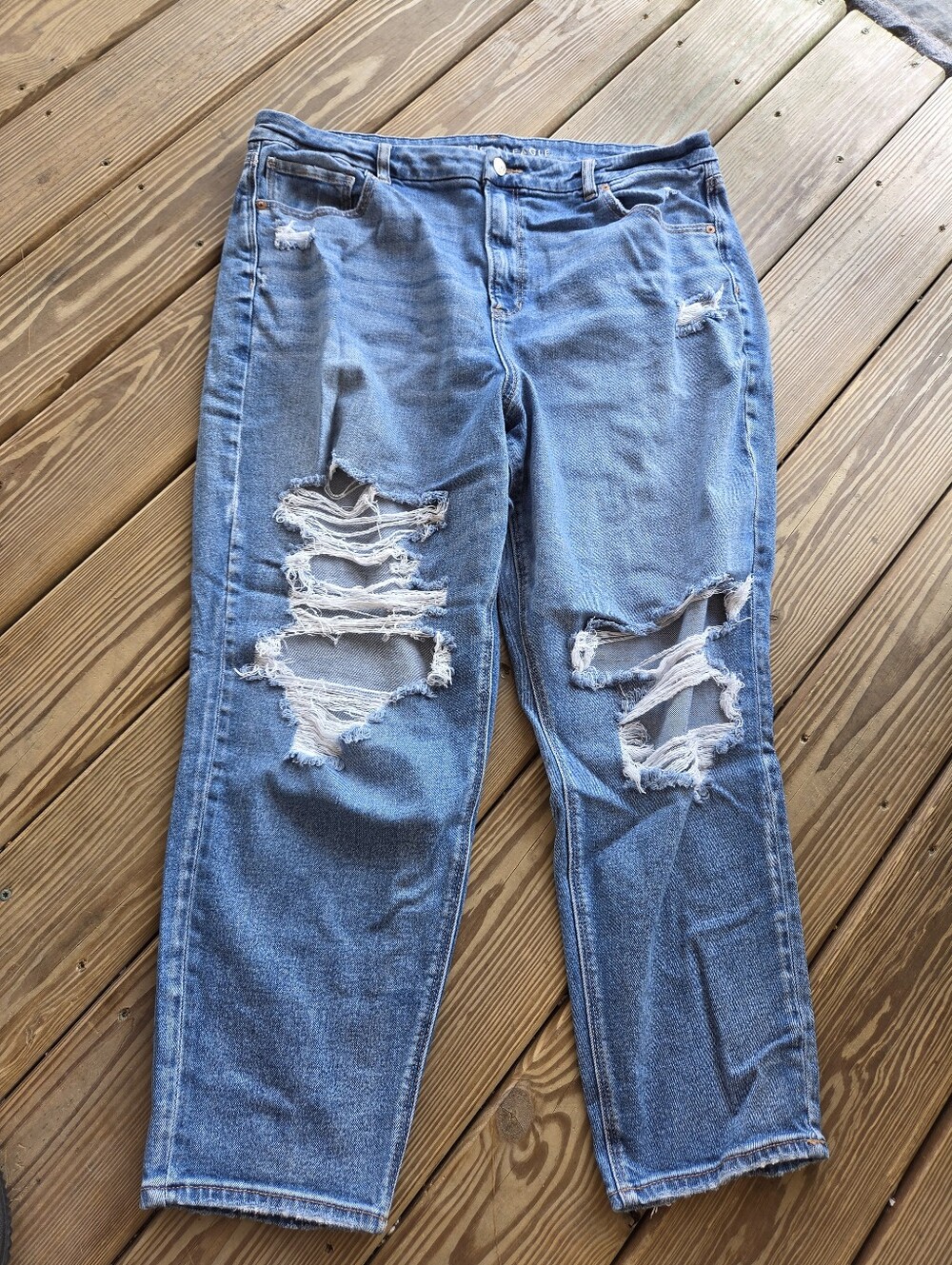 American Eagle Distressed Curvy Mom Jeans - Size 20R